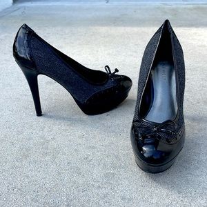 Nine West Black Heels With Beautiful Detail and Bow on front size 7